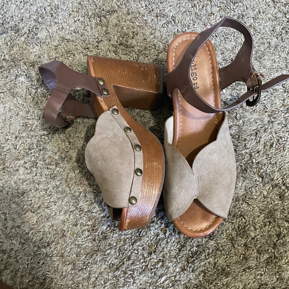 Brown heeled mules✨